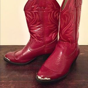 Red authentic Nashville cowgirl boots!